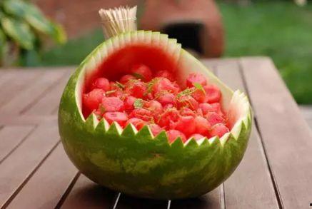 吃瓜是传统,传统与现代的交融与传承