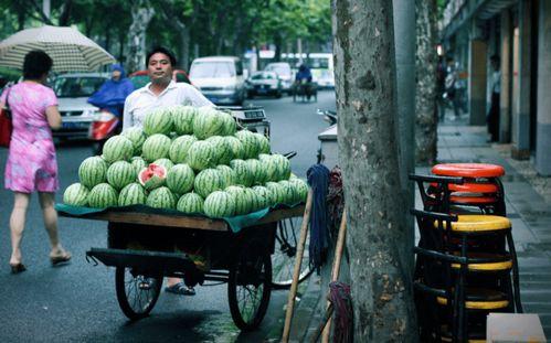上海路吃瓜,吃瓜群众的欢乐盛宴
