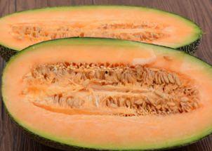 哈密瓜六十岁可以吃吗,六十岁老人也能享受的哈密瓜美味之旅