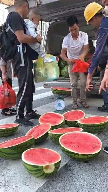 打工人吃瓜了,揭秘职场八卦背后的真相