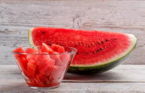 奕诺树莓吃瓜,揭秘网红吃瓜背后的甜蜜故事