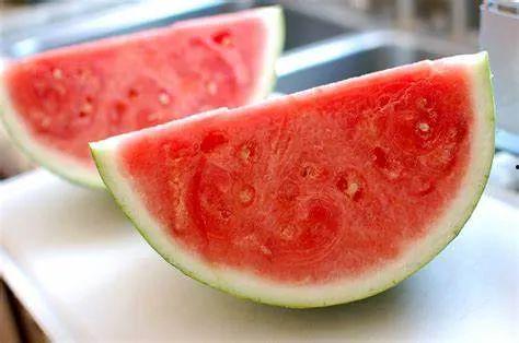 劈叉式吃瓜,解锁夏日清凉新姿势