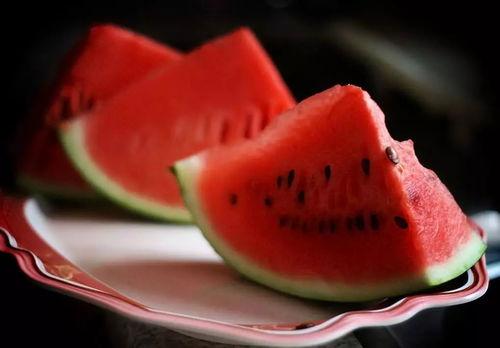 冰小姐吃瓜,一场甜蜜的吃瓜盛宴