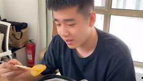 猛男吃瓜博主,揭秘娱乐圈那些不为人知的幕后故事