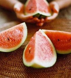 蒙着眼吃瓜,揭秘神秘美食的奇妙之旅