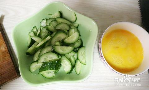 鸡吃瓜好吗,探索家禽饮食新风尚