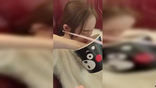 吃瓜野外女孩视频,一场意外的户外直播秀