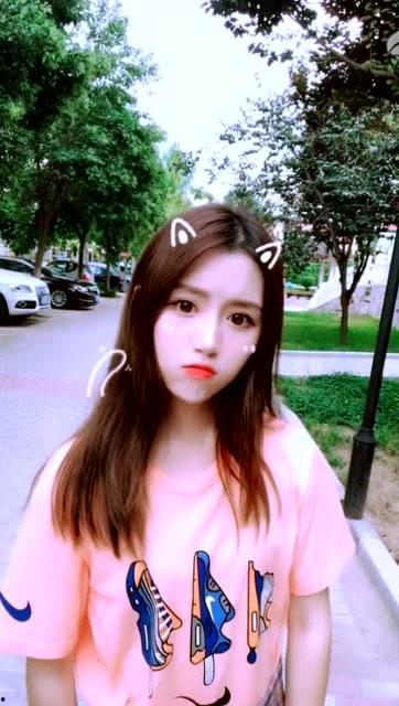 吃瓜野外女孩视频,一场意外的户外直播秀