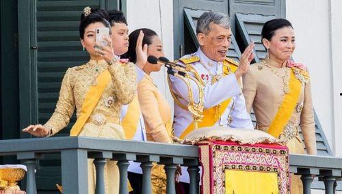 在后宫吃瓜,宫廷秘闻里的瓜田乐