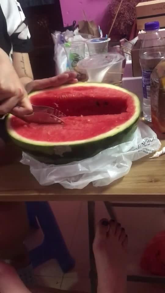 南京吃瓜宿舍,揭秘大学生宿舍里的欢乐日常