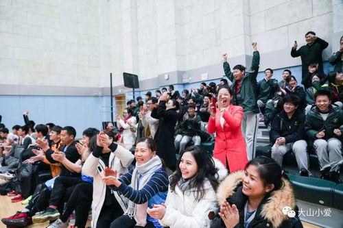 吃瓜群众合唱,全民狂欢的夏日旋律