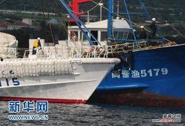 我国渔船海上吃瓜,瓜田里的辛勤耕耘与丰收喜悦